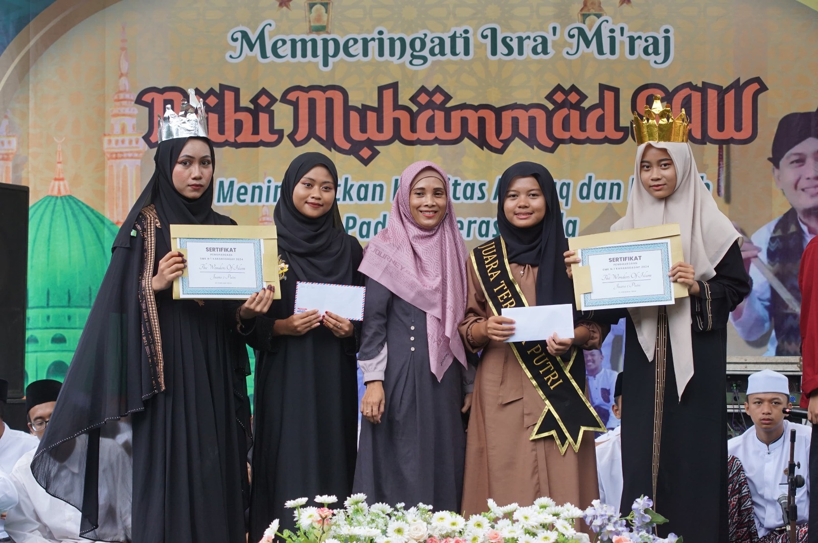 Fashion dan Story Telling Ramaikan Isra' Mi'raj SMK Negeri 1 Karangdadap