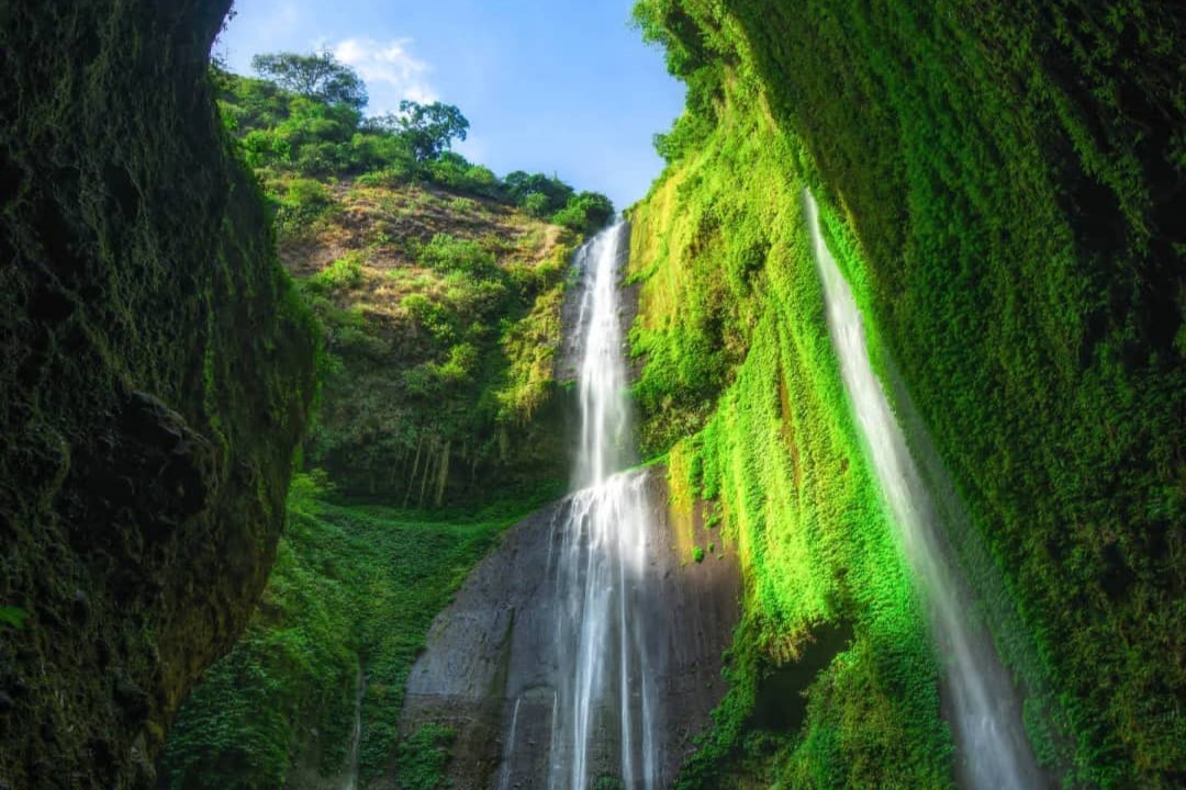 5 Tempat Wisata Air Terjun Tertinggi di Jawa Timur dengan Panorama Alam yang Menarik Para Wisatawan