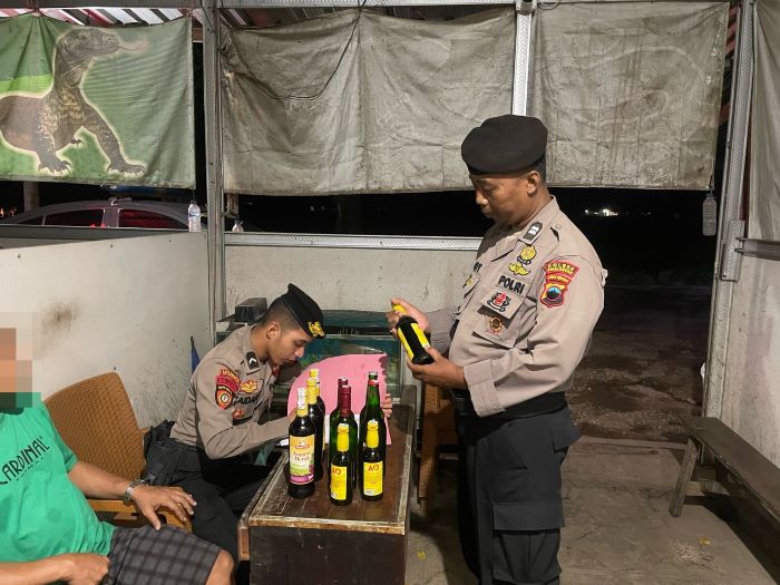 Razia Miras di Pekalongan, 90 Botol Miras Diamankan Polisi