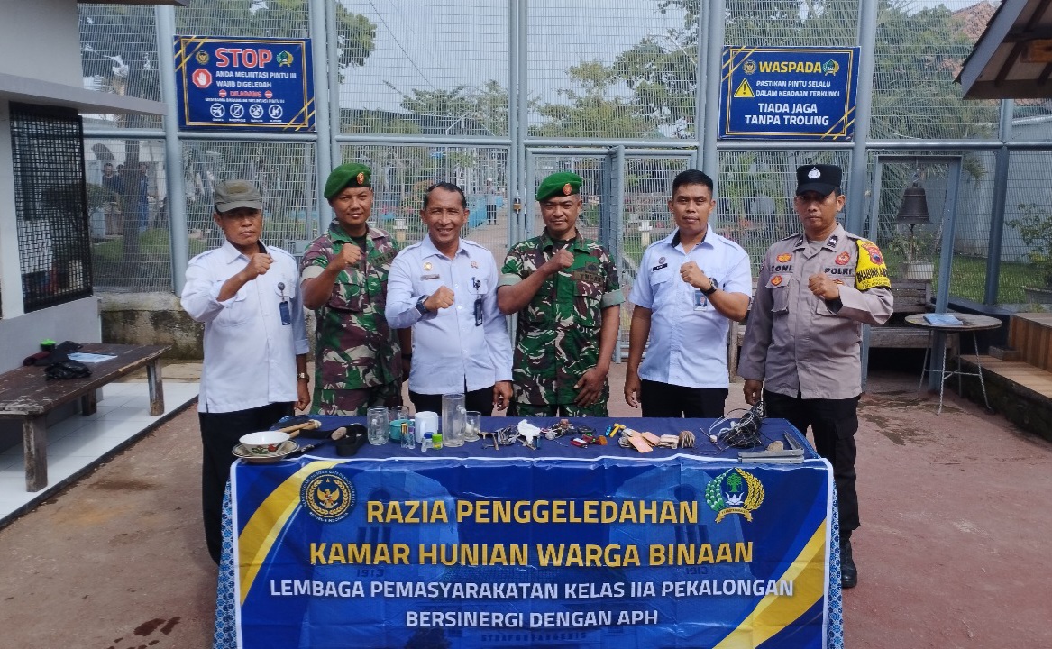Zero Halinar: Lapas Pekalongan Gelar Razia Gabungan bareng APH, Sita Barang Terlarang dari Blok Hunian