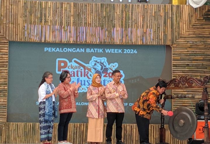 Peringati Satu Dekade Pekalongan Kota Kreatif Dunia, Pekan Batik Nusantara 2024 Dibuka