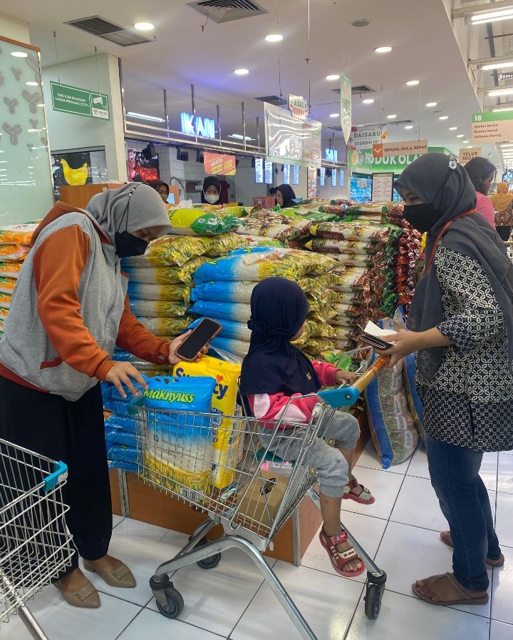  Aksi Nyata Woman Support Woman: MSS Pekalongan Ajak Ibu Tunggal Belanja di Hari Ibu