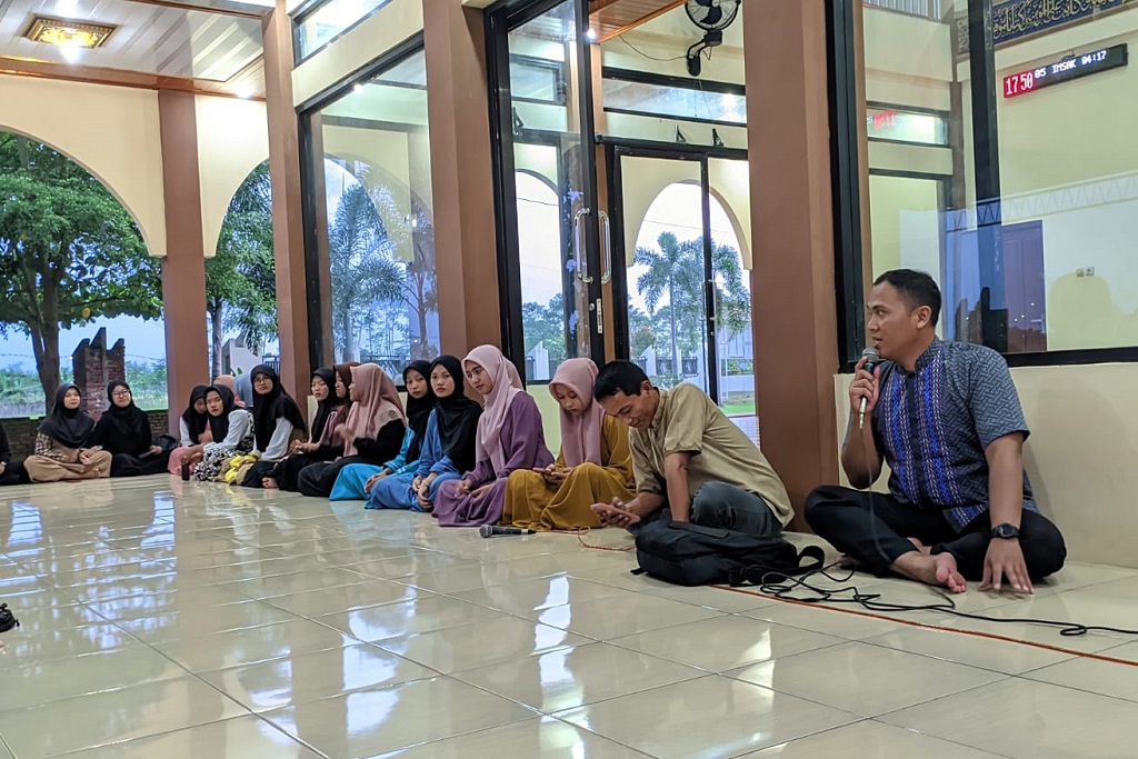 Tak Hanya Dalami Ilmu Keagamaan, Siswa SMKN 1 Warungasem Giatkan Aksi Sosial saat Ramadan