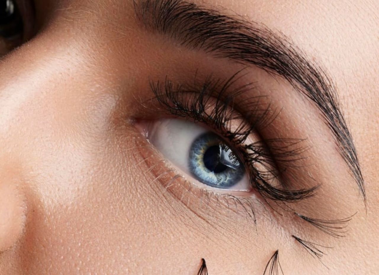 4 Cara Cepat Menumbuhkan Alis Agar Tebal Secara Alami Dengan 1 Jenis Minyak