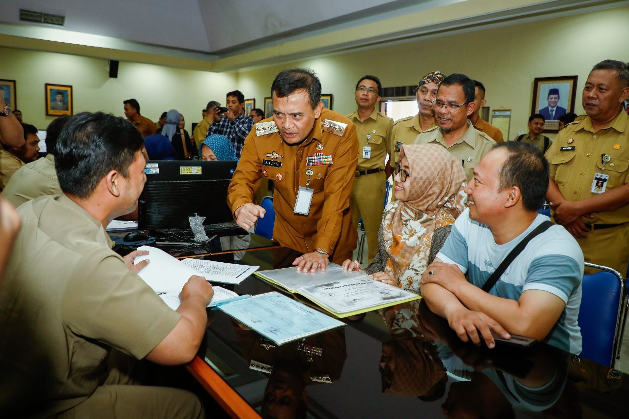 Tinjau Posko SPMB, Ahmad Luthfi Pastikan Profesionalisme Petugas 