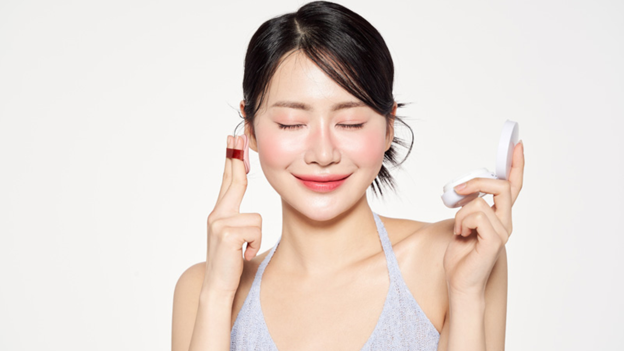 Top 5 Cushion Waterproof dan Tahan Lama, Rahasia Wajah Flawless Seharian
