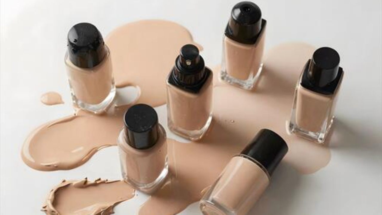 5 Foundation Anti Luntur dan Tahan Lama Meski Berkeringat Seharian