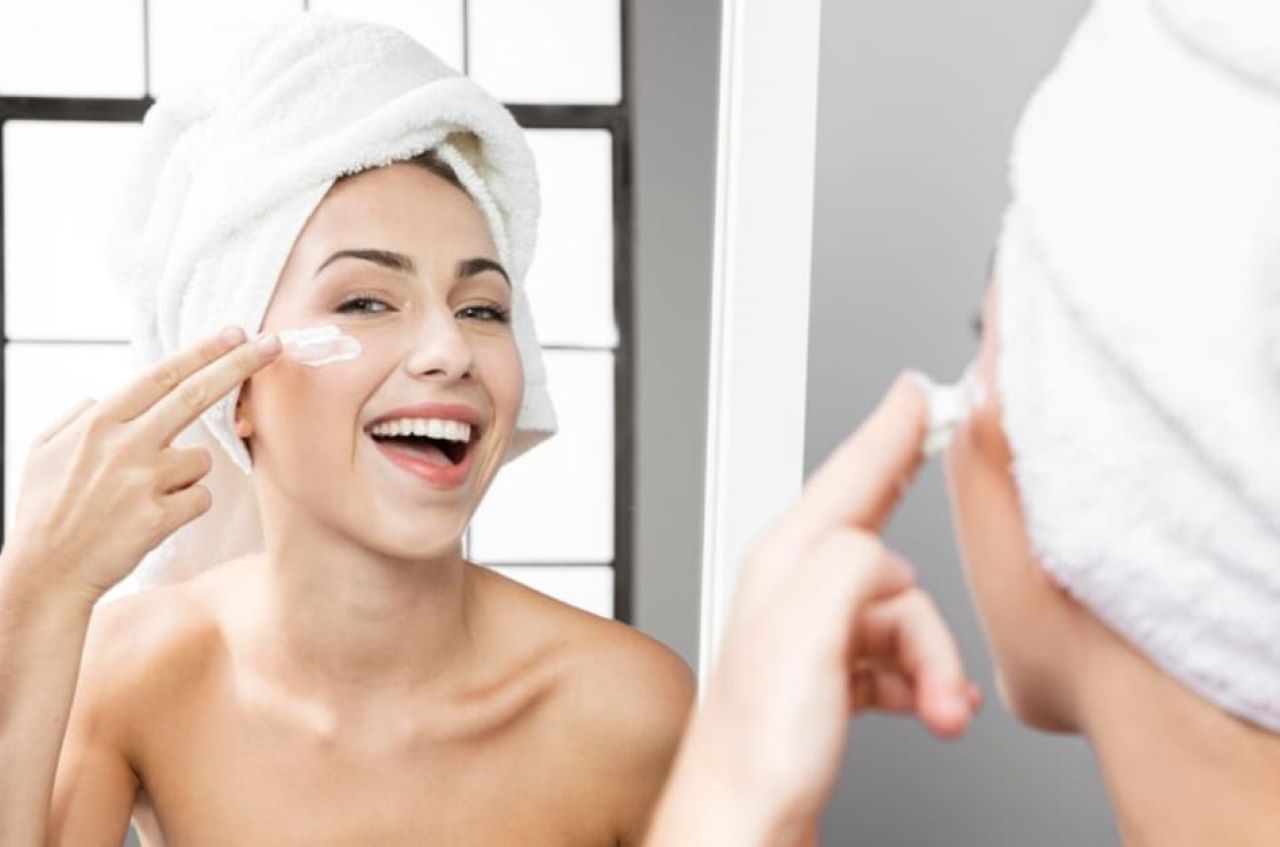 3 Rekomendasi Pelembap untuk Flek Hitam yang Bagus untuk Menutrisi Kulit Wajah