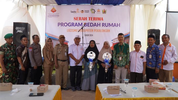 Milad Muhammadiyah ke-112, Lazismu Kabupaten Pekalongan Serahkan Bantuan Relokasi 2 Rumah Korban Rob