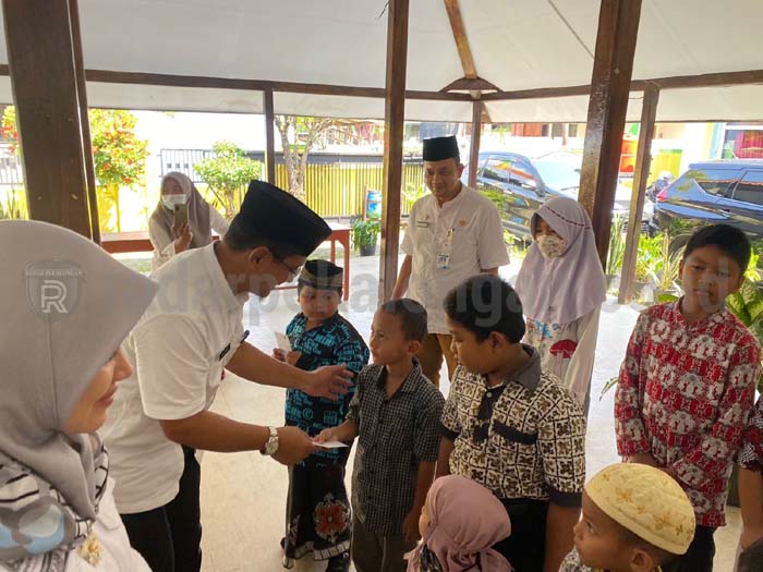 Alhamdulillah, 75 Warga Batang Kota Dapat Santunan Jelang Lebaran