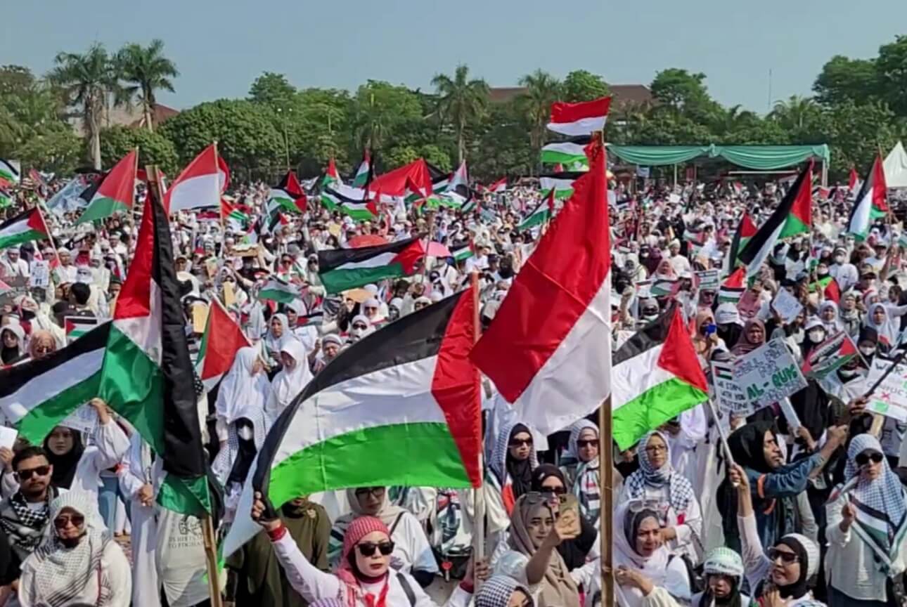 Aksi Damai Pekalongan Peduli Palestina, Ribuan Orang Padati Lapangan Mataram