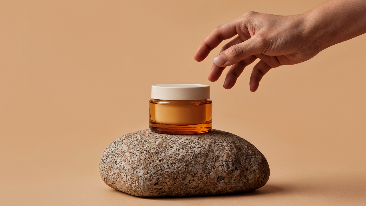 5 Krim Malam yang Bikin Glowing dan Putih, Cocok Dipakai Usia 40 Tahun Ke Atas