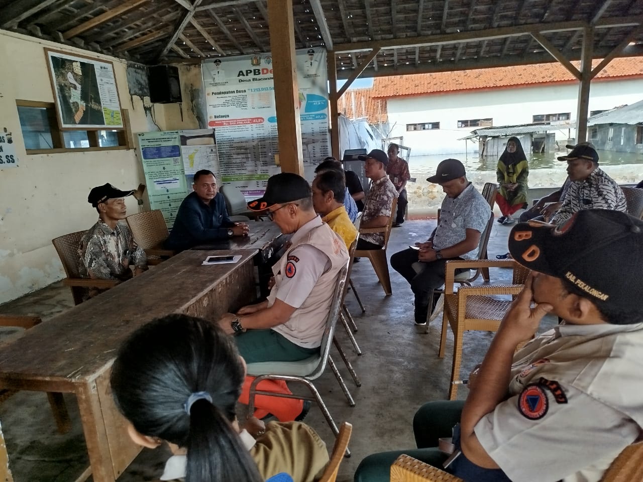 Wakil Ketua DPRD Kab. Pekalongan Sumar Rosul Tinjau Rob Desa Blacanan, Dorong Percepatan Penanganan Rob
