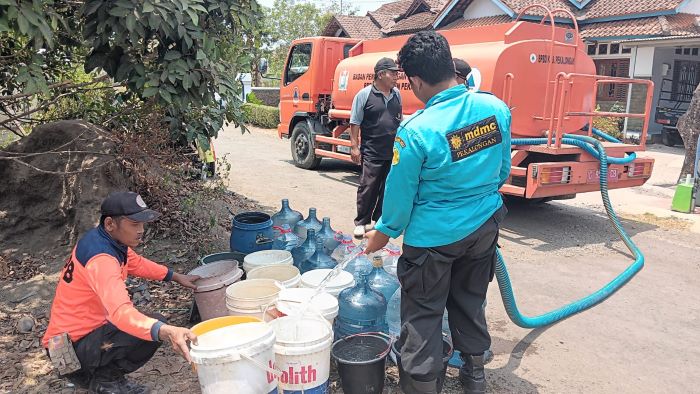 Muhammadiyah Kabupaten Pekalongan Distribusikan Air ke Masyarakat Terdampak Kekeringan