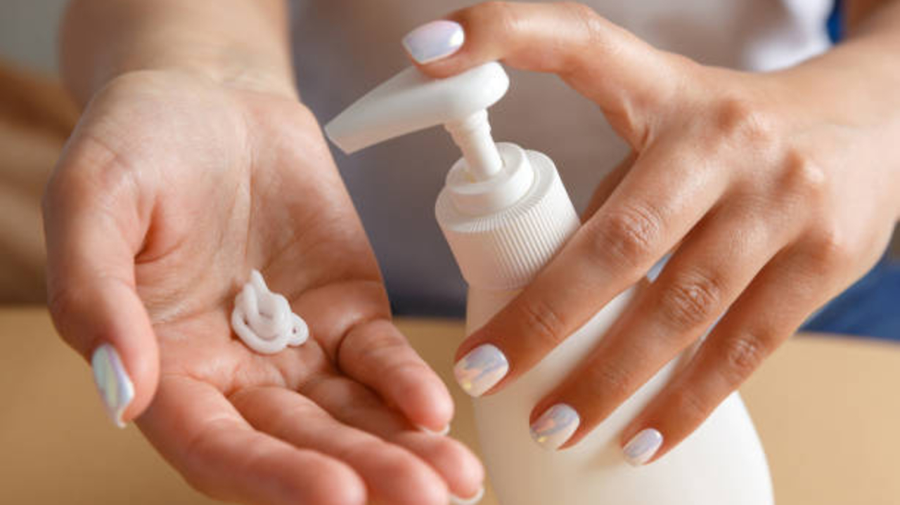 Ini Body Lotion dengan Kandungan SPF untuk Mencerahkan dan Melindungi Terbaik 2025 