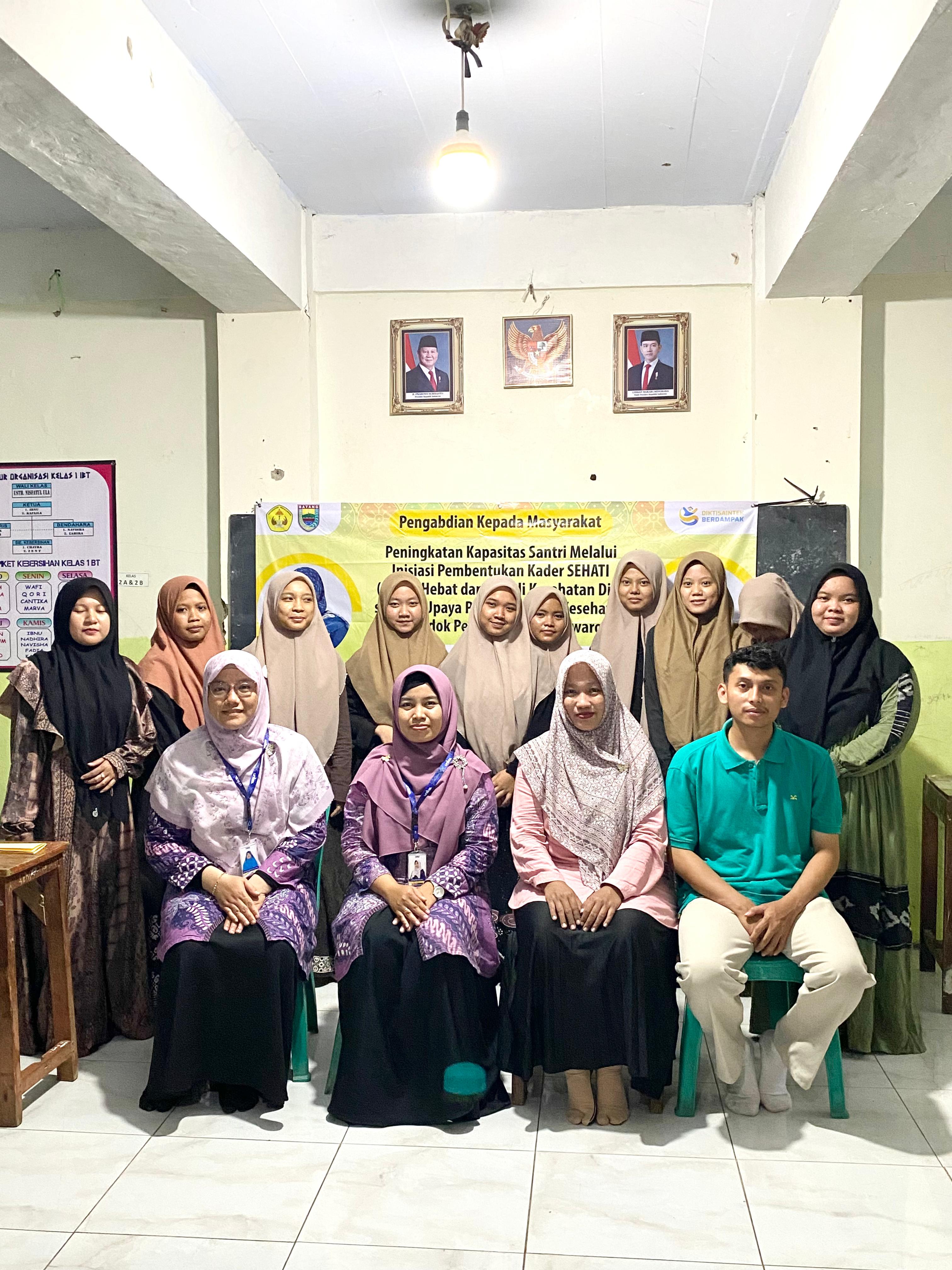  Peduli Kesehatan Santri, FIK Unikal Bentuk Poskestren dan Latih Kader Santri SEHATI di Ponpes Al Munawaroh