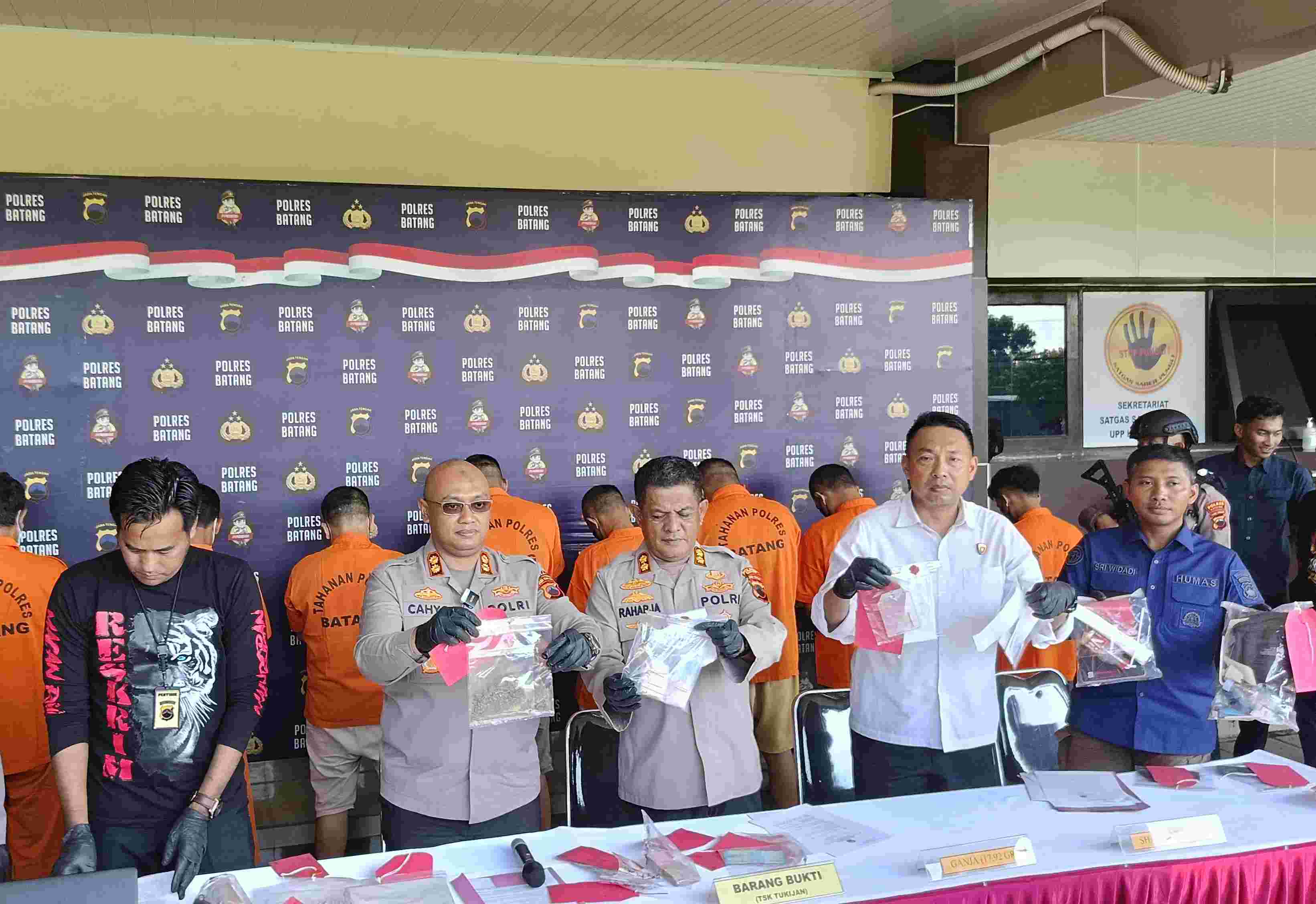 20 Hari, Polres Batang Bekuk 7 Pengedar Narkoba dan Obat Terlarang di Beberapa Wilayah di Kabupaten Batang 