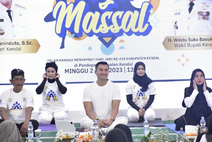 Anjasmara Pimpin Yoga Massal di HUT Kendal, Sebarkan Pesan Damai dan Harmoni