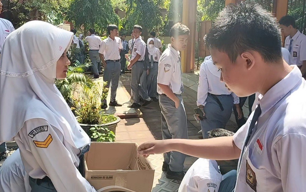 Bantu Palestina, Pelajar Batang Sisihkan Uang Saku dan Gelar Doa Bersama