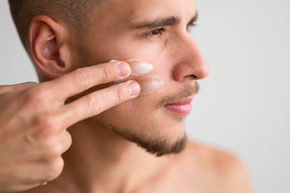 Sunscreen Pria yang Paling Direkomendasikan untuk Melindungi Kulit di Musim Kemarau 