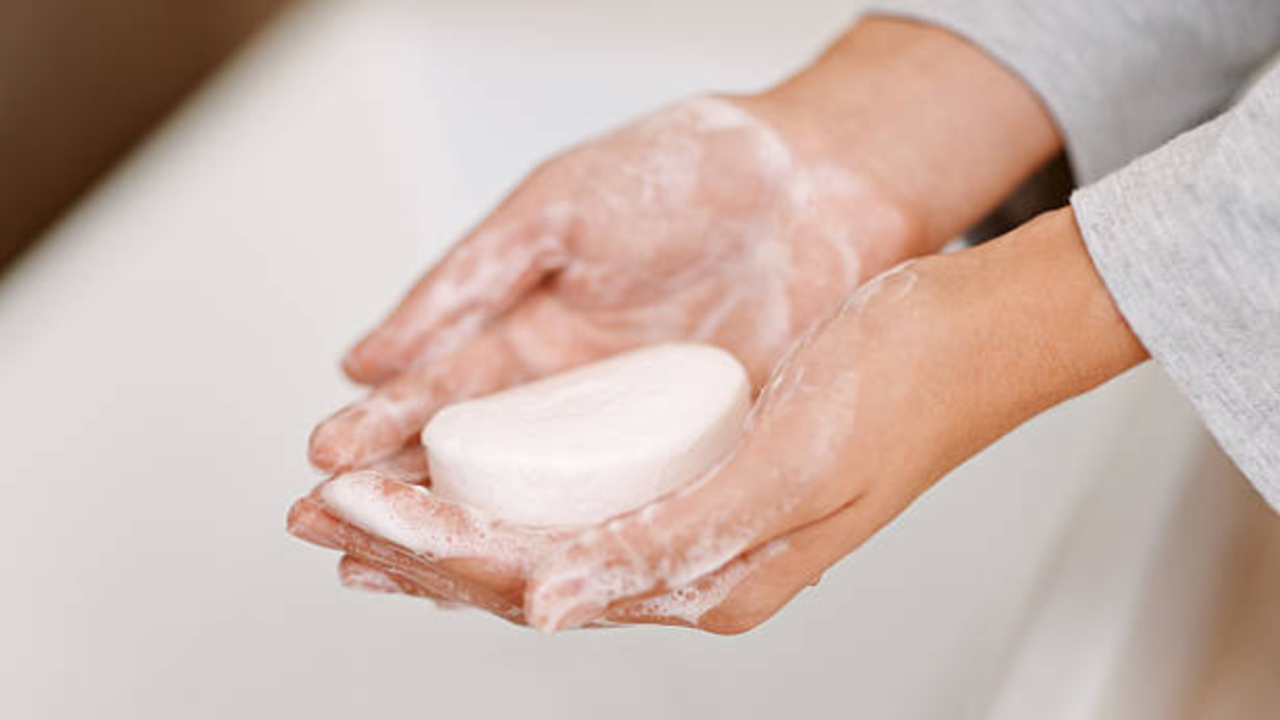 5 Sabun Penghilang Bau Badan di Alfamart, Wanginya Enak dan Tahan Lama