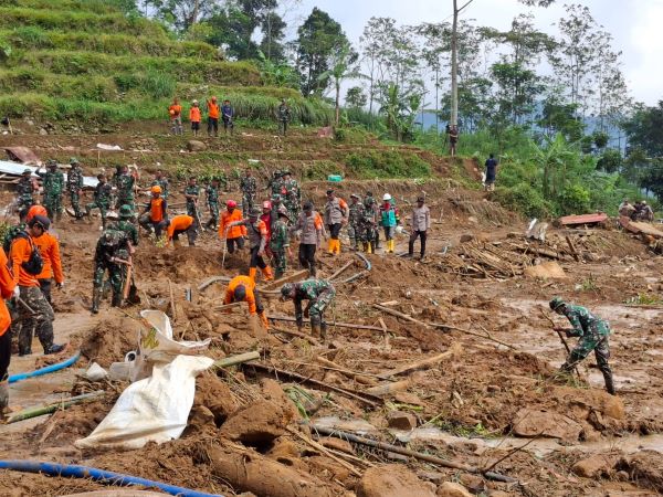 Korban Longsor Petungkriyono Menyisakan 1 Orang Belum Ditemukan, Tim Gabungan Lakukan Penyisiran Sungai