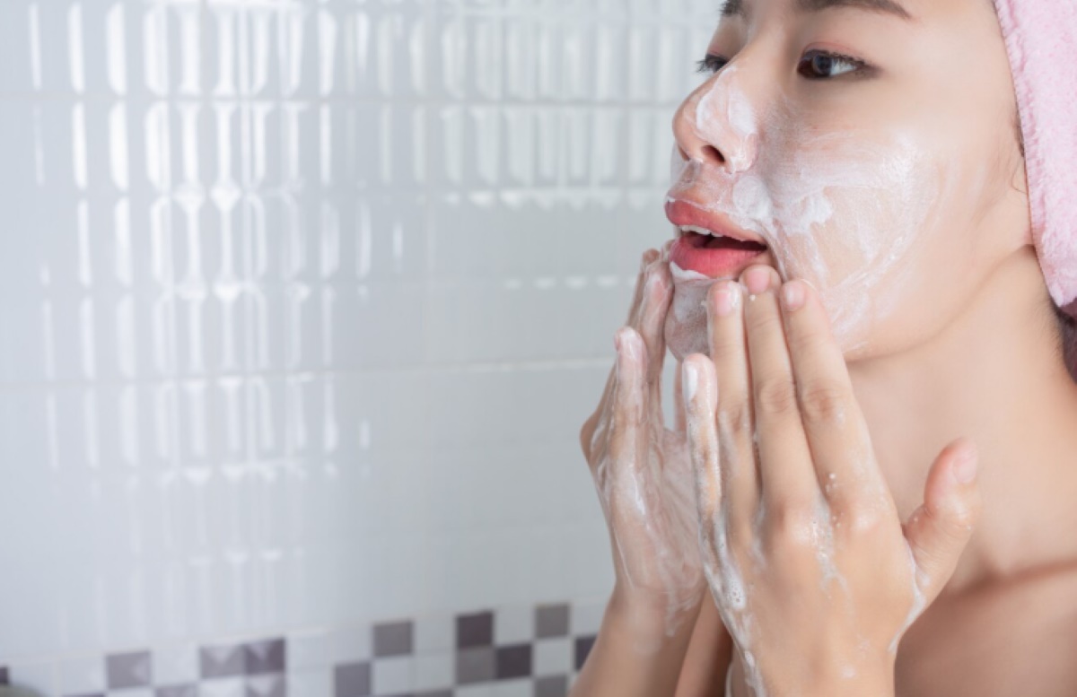 Nggak Perlu Khawatir Kulit Kusam, Ini  Dia Rekomendasi Facial Wash Gentle Untuk Derah Pantura