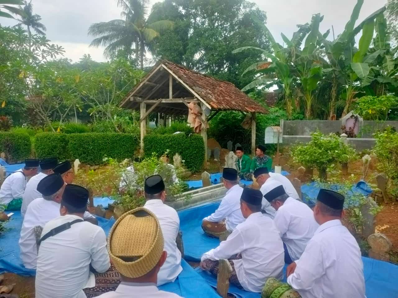 Peringati Harlah NU Ke 102, PCNU Kabupaten Pekalongan Ziarah Masyayikh