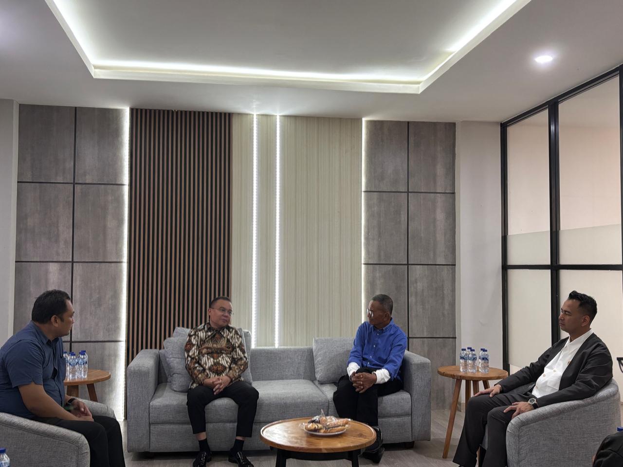 Sufmi Dasco dan Raffi Ahmad Kunjungi Kantor Disway, Dahlan Iskan Sambut Hangat