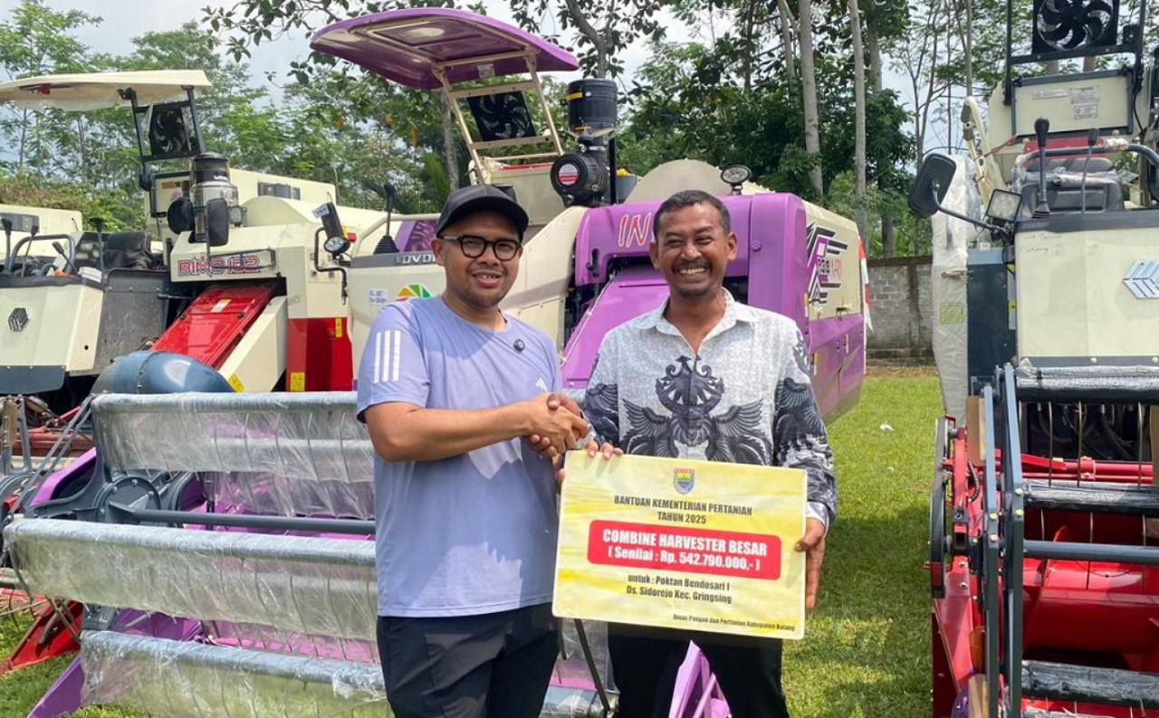 Pemkab Batang Dorong Swasembada Pangan melalui Penyerahan 256 Unit Alsintan di Limpung