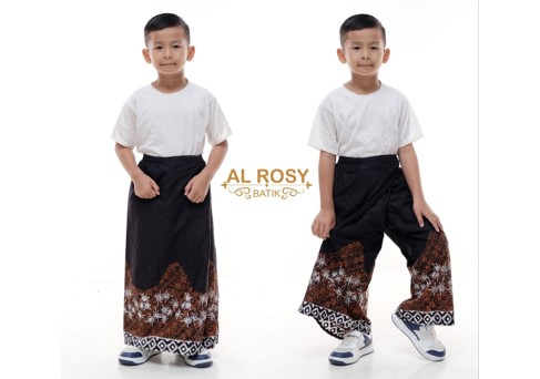 Tips Memilih Setelan Batik untuk Anak Laki-laki, Anak Tampil Stylish dan Tetap Nyaman!