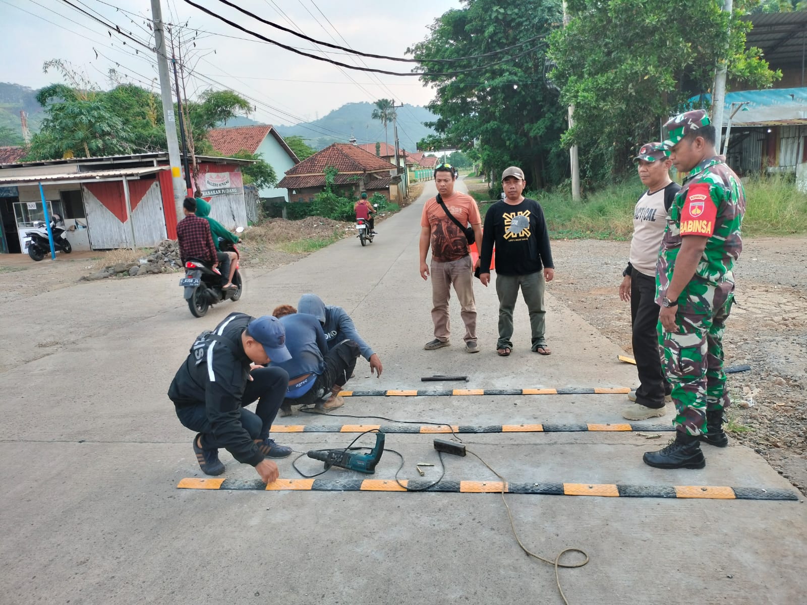 Minimalisir Kecelakaan, Rambu-rambu Peringatan dan Penerangan Dipasang di Akses Masuk KITB