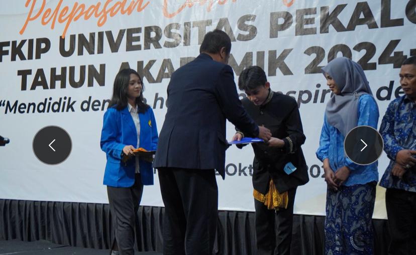 122 Calon Wisudawan FKIP Unikal Dilepas, Diimbau Terus Berprestasi dan Menginspirasi