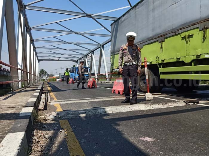 Jembatan Pait di Pantura Pekalongan Rusak