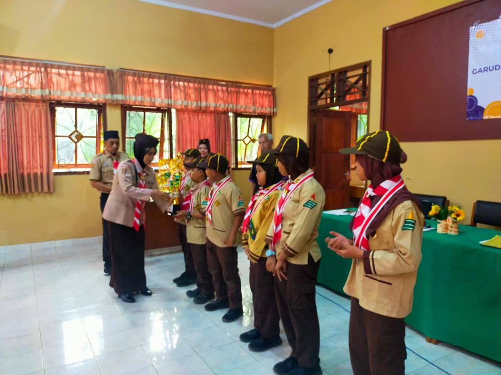 Kwarcab Batang Adu Skill Kepramukaan Lewat Eagle Scout Award