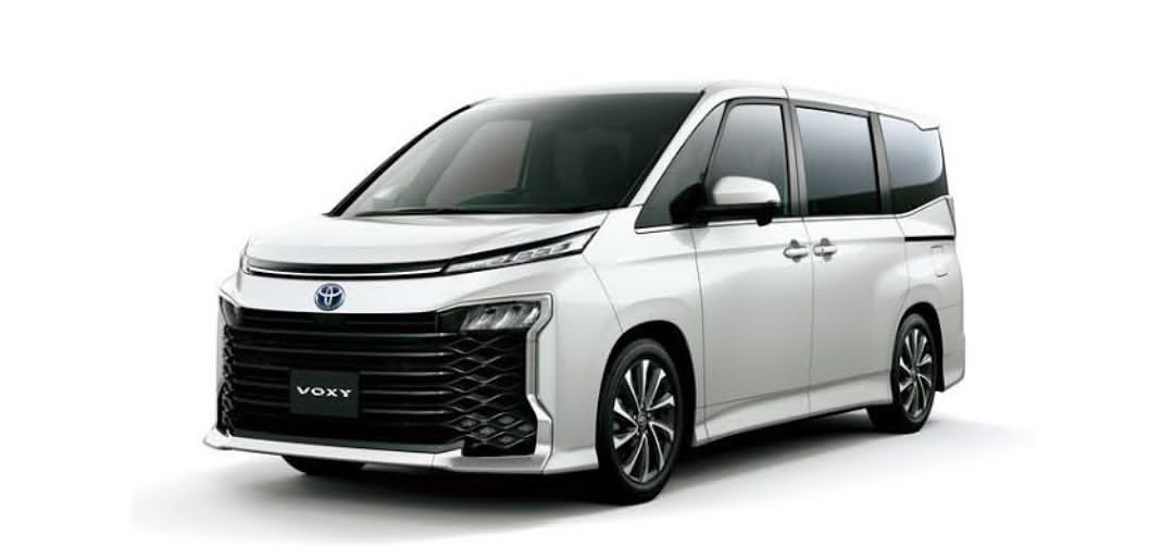 New Toyota Voxy Mobil MPV Minivan dengan Banyak Fitur Canggih dan Teknologi Modern!