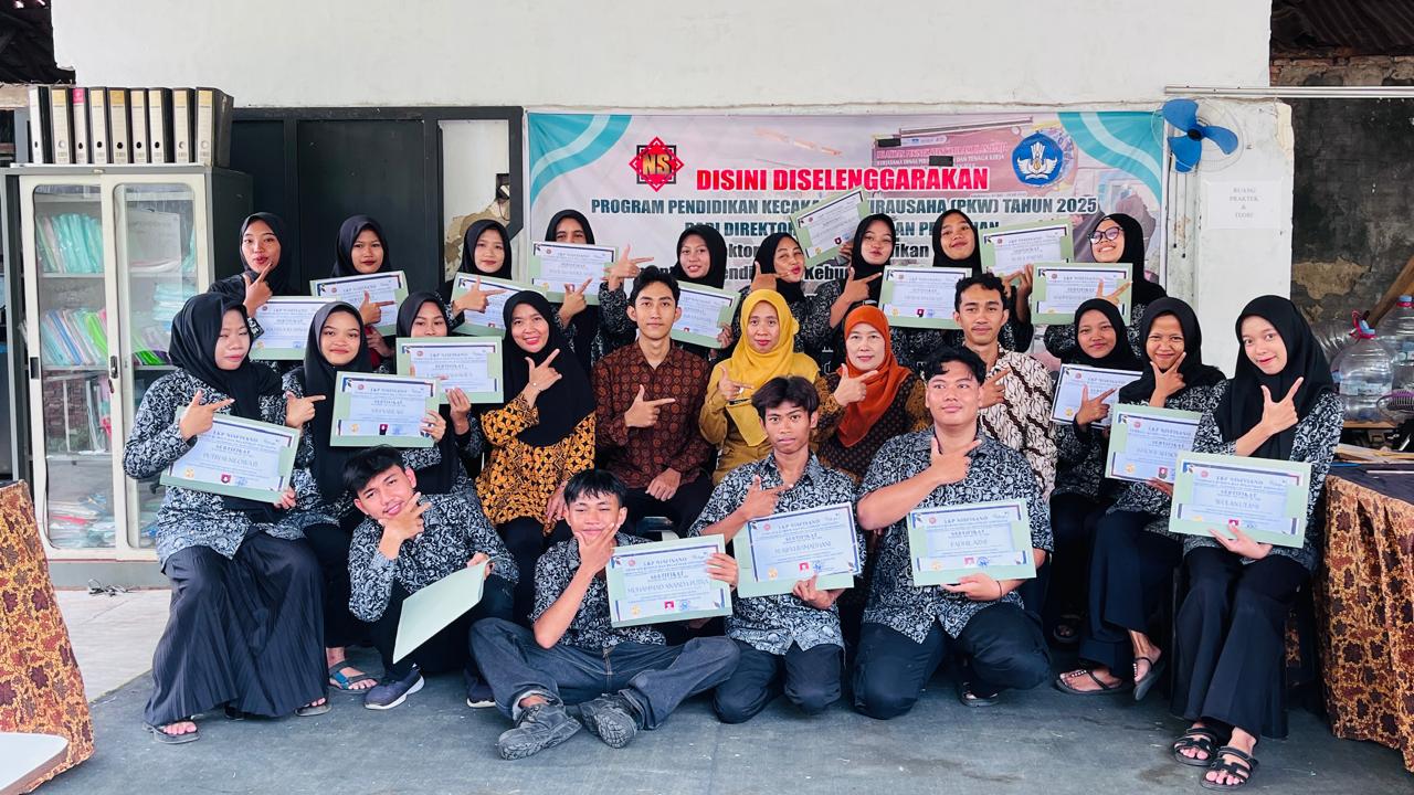 Program PKW Tata Busana 2025 Ditutup, Pemkot Pekalongan–LKP Nisfisano Dorong Wirausaha Muda