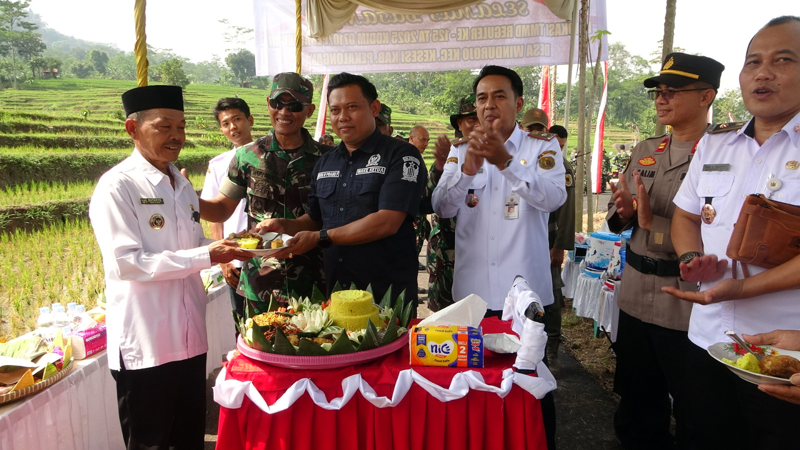 Wakil Ketua DPRD Ruben R Prabu Faza Hadiri Pembukaan TMMD di Windurojo, Dukung Pembangunan Desa