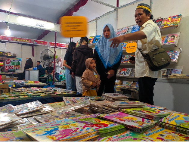 Penjualan Buku Meningkat di Festival Literasi Pekalongan: Harga Jual Buku Murah Mulai Rp5.000