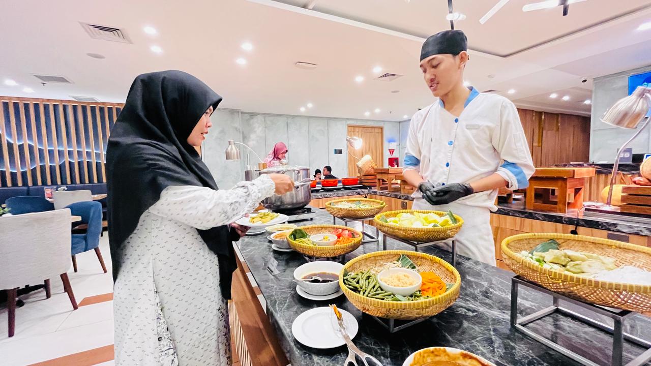 Buffet Nusantara Aston Pekalongan Syariah, 128 Menu Siap Menggugah Selera