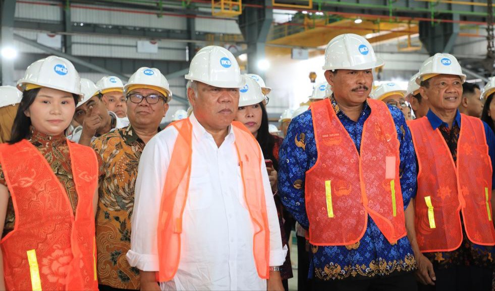 Pabrik Tiang Pancang di Demak Serap Ratusan Pekerja, Pj Gubernur Jateng Berharap Kurangi Pengangguran