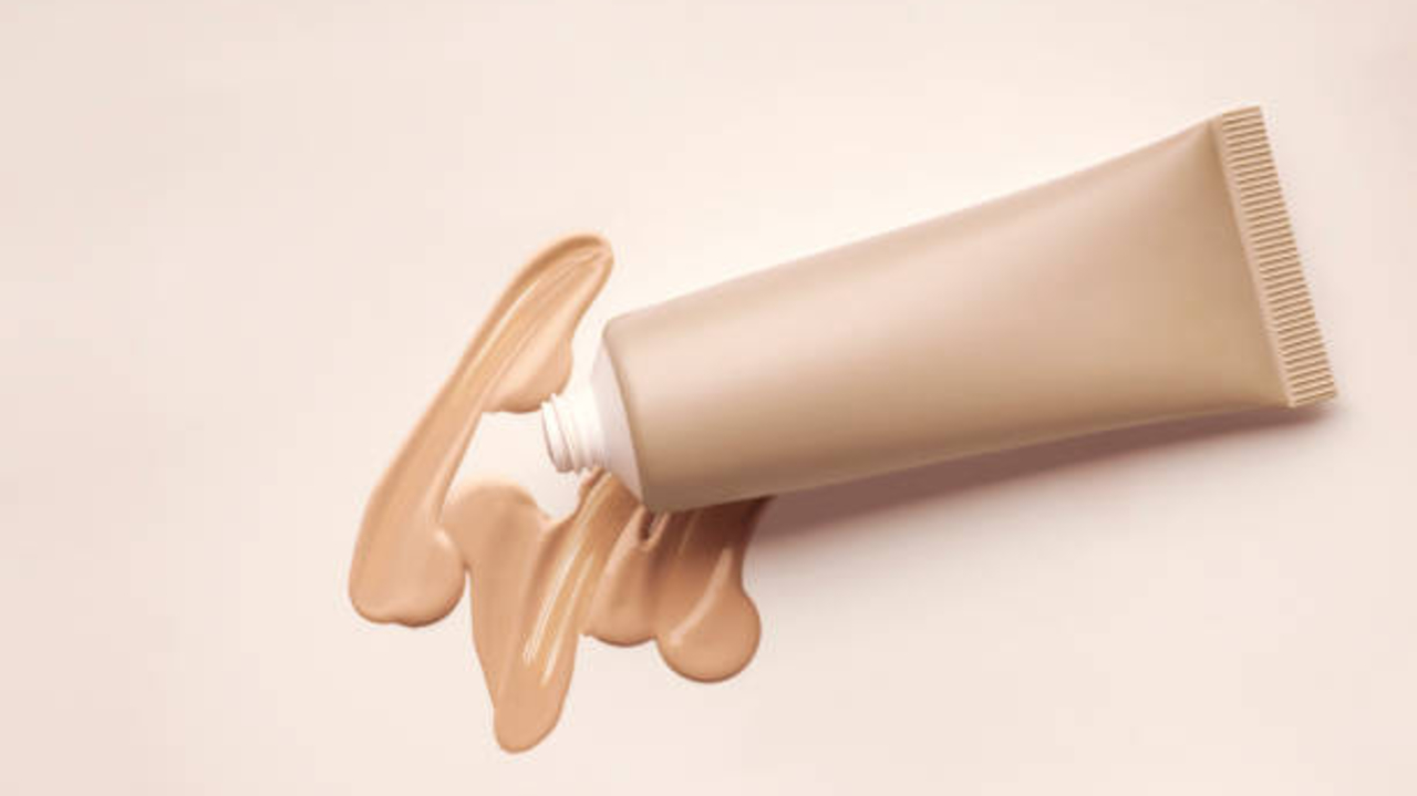 4 Tinted Sunscreen untuk Menyamarkan Flek Hitam, Solusi Terbaik Melindungi Wajah