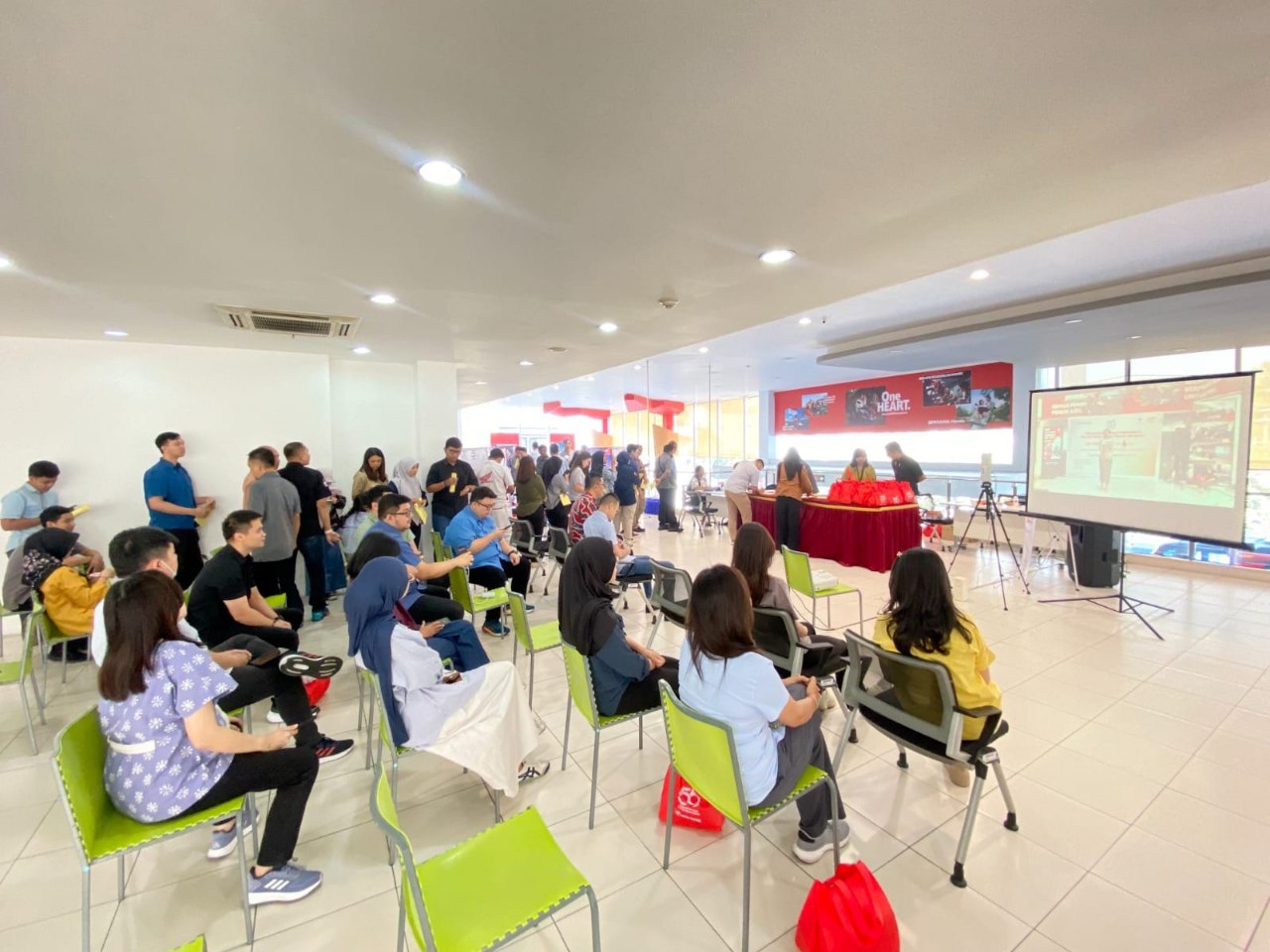 Rayakan HUT ke-55, Astra Motor Salurkan 550 Kantong Darah di 12 Wilayah Indonesia