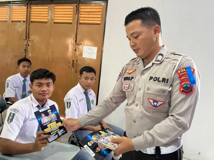 Operasi Zebra Candi 2024, Satlantas Polres Pekalongan Sosialisasi di SMK Muhammadiyah Kajen