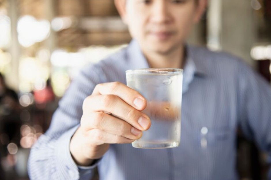 Baik untuk Tubuh, Ini Dia 6 Manfaat Minum Air Putih Sepanjang Hari Menurut Para Ahli