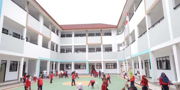 Revitalisasi Sekolah: Membangun Pendidikan dan Pemberdayaan Lokal