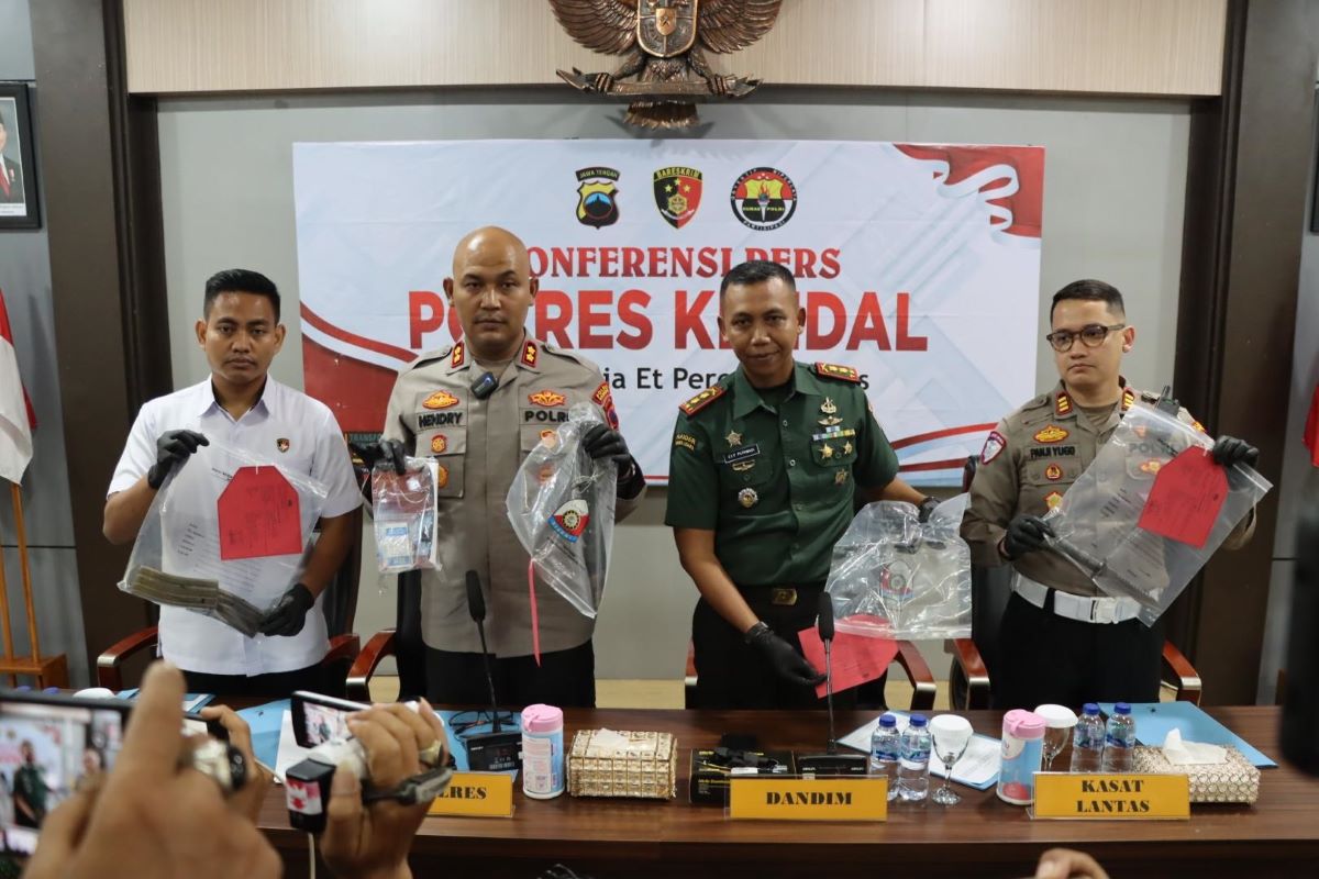 Oknum Ngaku Kostrad Mabuk Serang Polisi di Kendal: Bawa Sajam, Positif Narkoba!