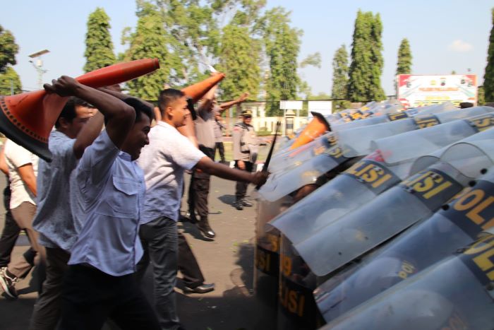 Polres Pekalongan Gelar Latihan Dalmas Jelang Pemilu 2024, Pastikan Personel Siap Hadapi Unjuk Rasa