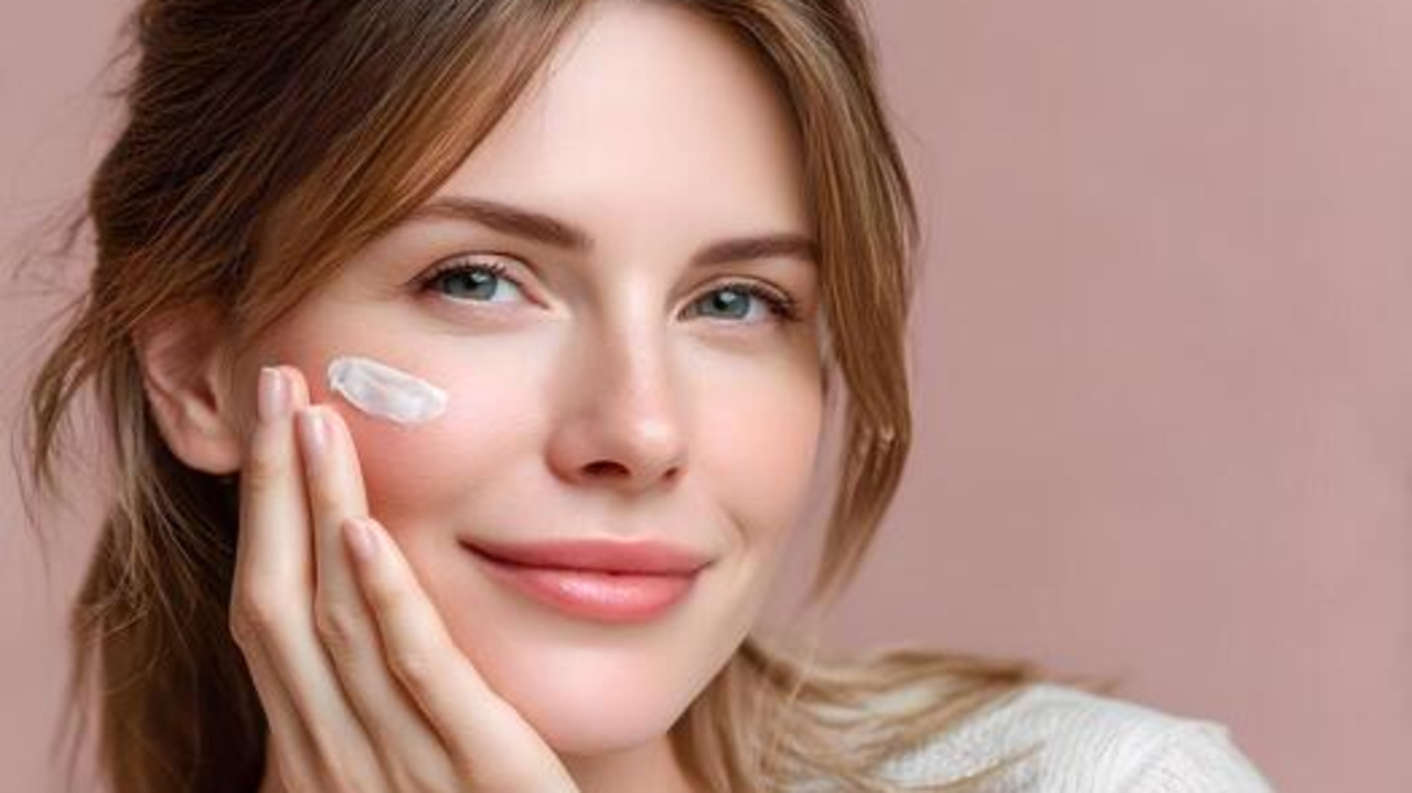 5 Sunscreen untuk Mengurangi Flek Hitam Usia 50 Tahun Ke Atas