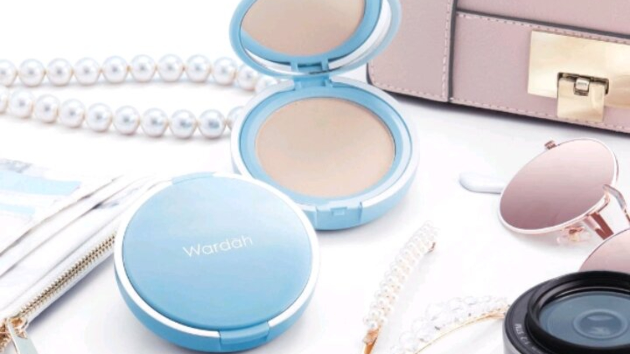 Alas Bedak Wardah yang Bikin Glowing dan Tahan Lama untuk Kulit Berminyak, Mulai 20 Ribuan!